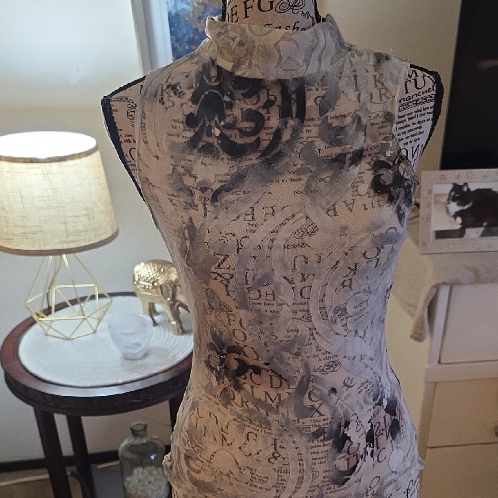 No Boundaries Black and Gray Printed Blouse